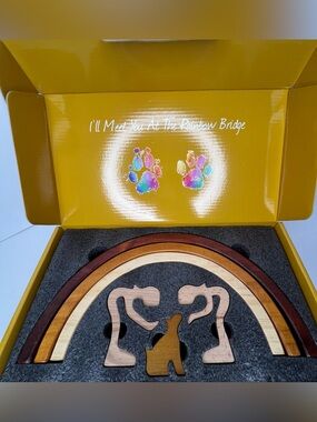 New Capti Pets Rainbow Bridge Wood Memorial For Fur Moms